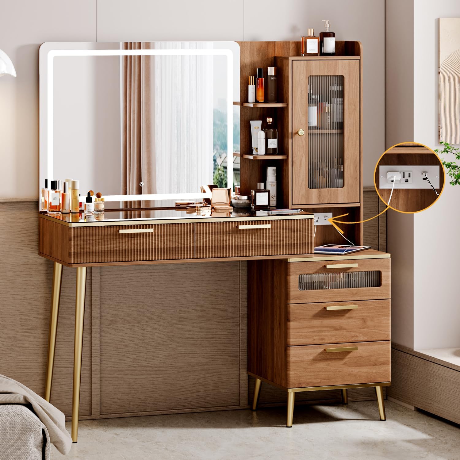 Bedroom Vanity Desk in Brown,  - огляд і ціна Desk Charging Station